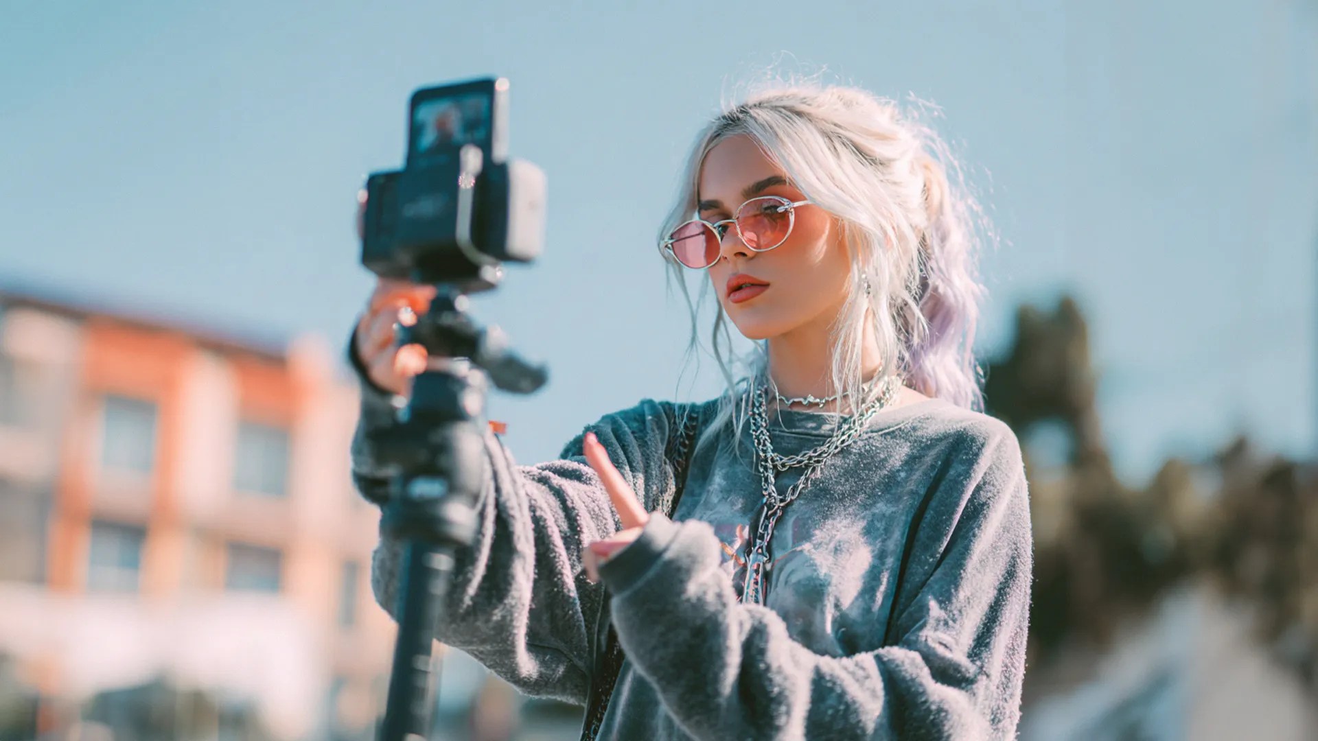 how fashion influencer help business